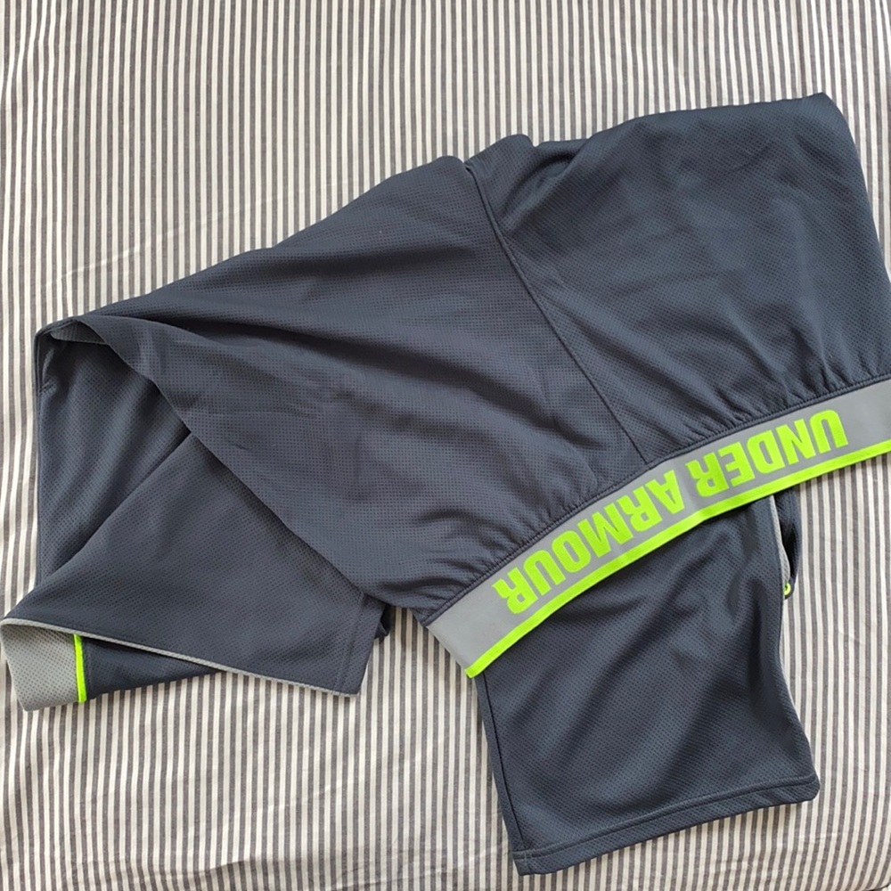 Under Armour Large Athletic Pants